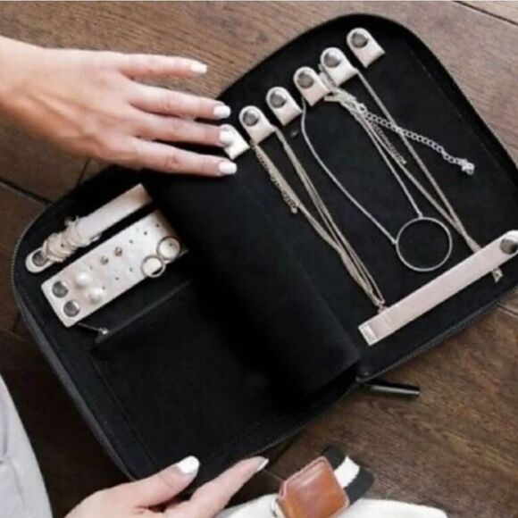 NWOT Halston Rose Gold Jewelry Portfolio Case - Picture 7 of 7